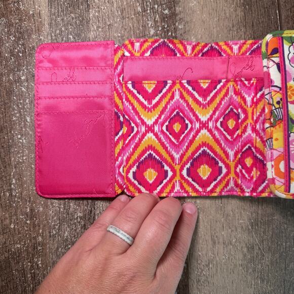 Vera Bradley Clementine Floral Print Trifold Wallet ID Pocket - Picture 4 of 8